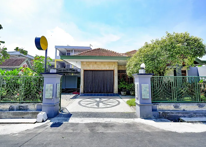 Spot On 2821 Griya Kawula Syariah Hotel Surakarta 