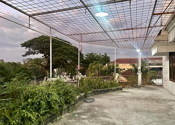 Telu Telu Solo Hotel
