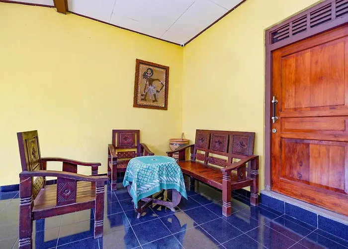 Spot On 2821 Griya Kawula Syariah Hotel Surakarta 